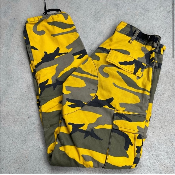 NWOT YELLOW CAMO CARGO PANT - Picture 3 of 6